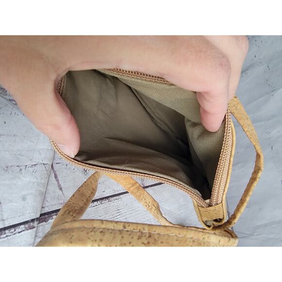 Cork Crossbody Handbag Lightweight Bag, 8in x 7.5in Portugal New Boho Style - Picture 5 of 8